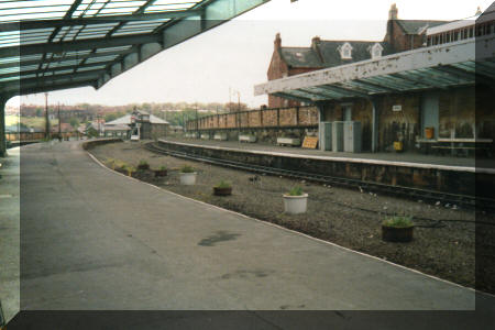 GK - Inside Railway Station Before Major Work - Co-op Not Yet Started 1990 2