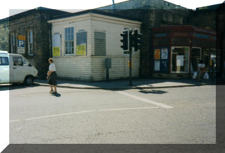 GK - Old railway station frontage before demolition 1990