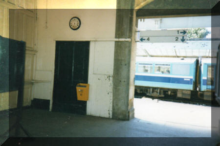 GK - Inside Railway Station At Start Of Major Work 2 1991