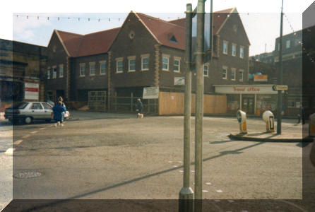GK - Sarana House, bus station & Windsor Terrace roundabout 1991
