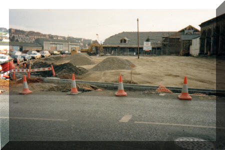 GK - Far left, the goods sheds before their demolition ready for consrtuction of the Tourist Information Centre & 2 retial dwellings 1991